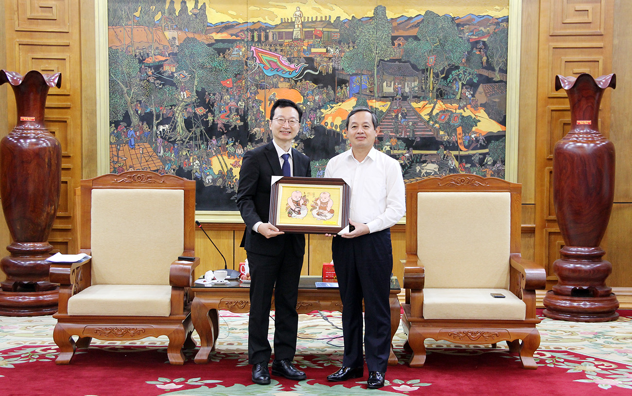Chủ tịch UBND tỉnh Phạm Hoàng Sơn tiếp và làm việc với Tập đoàn Soosan (Hàn Quốc)
